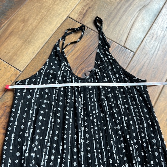 Hem & Thread Romper - Picture 8 of 10